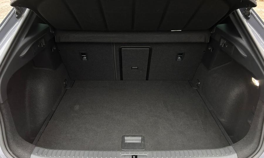 WhatsApp Image 2025-12-04 at 14.48.5932