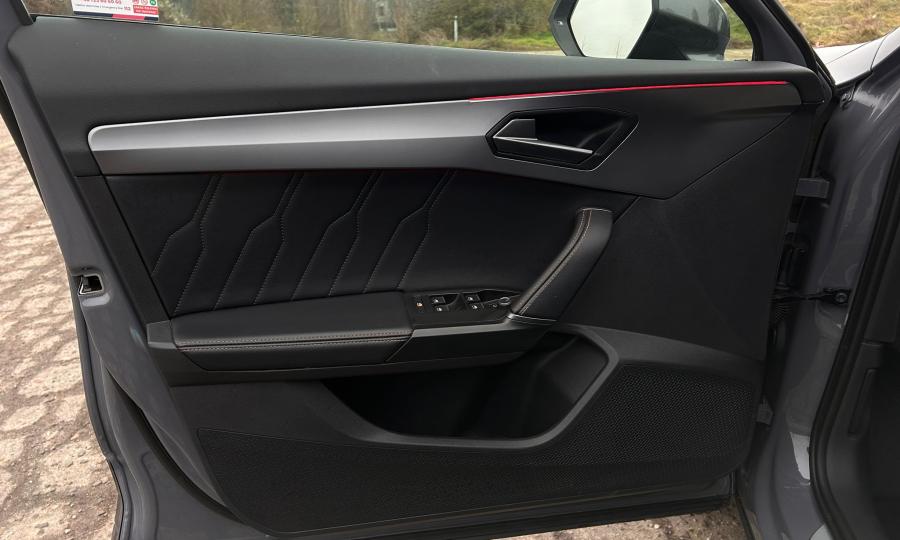 WhatsApp Image 2025-12-04 at 14.48.5821