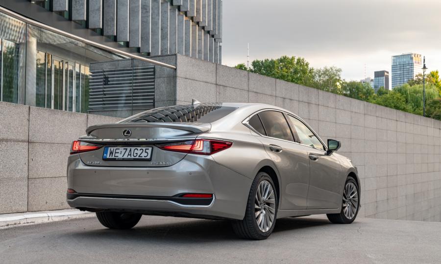 Lexus-ES-300h-26