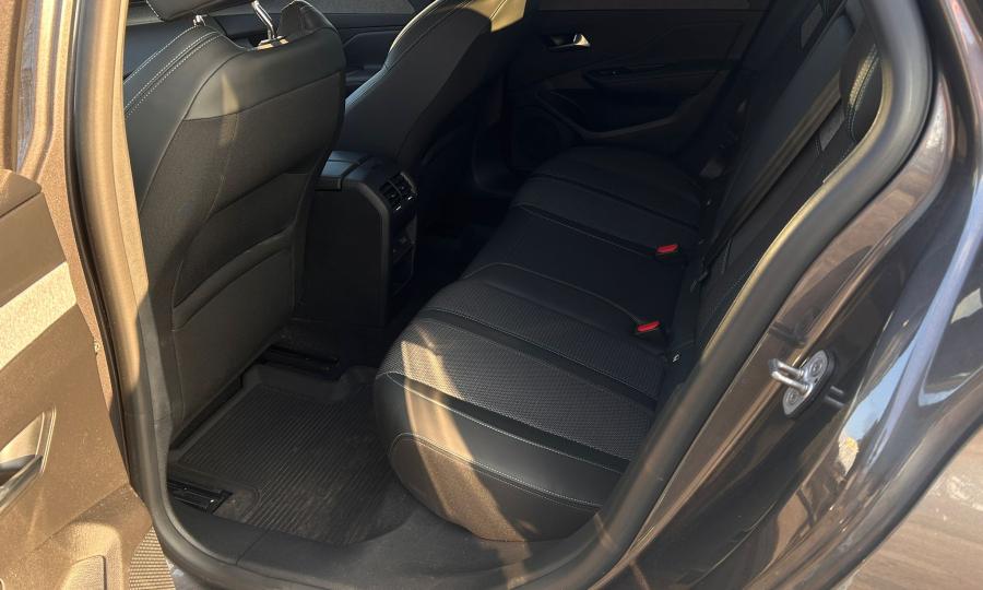 WhatsApp Image 2025-12-03 at 13.42.0026