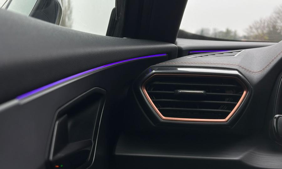 WhatsApp Image 2025-12-04 at 14.48.5820